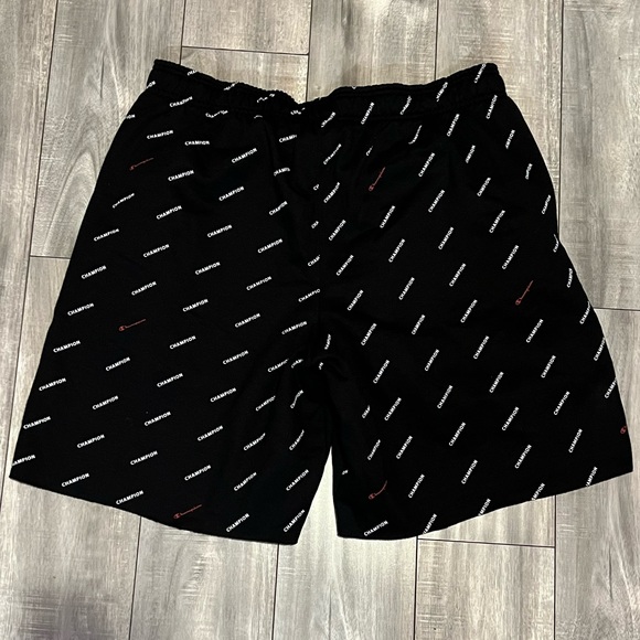 BLACK CHAMPIONS SHORTS - Picture 2 of 3